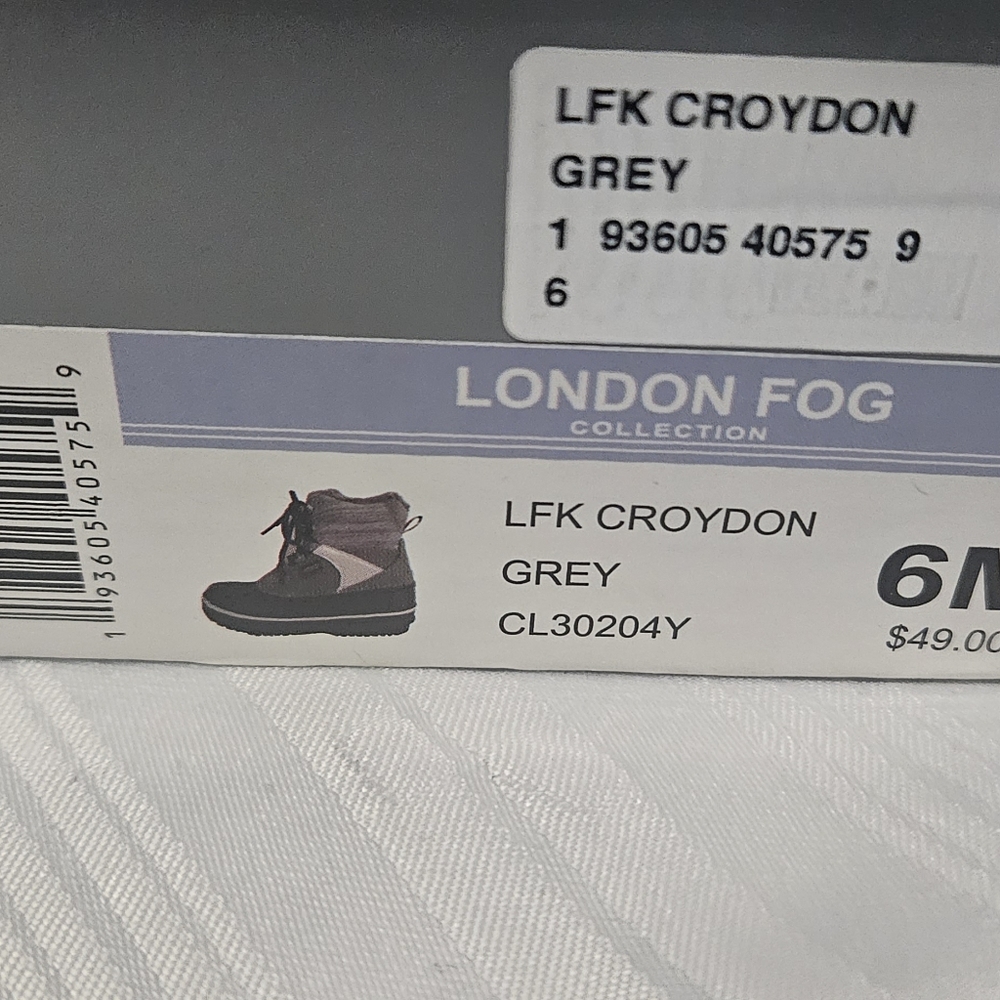 Water resistant Big boys boots sz 6M and woman sz8